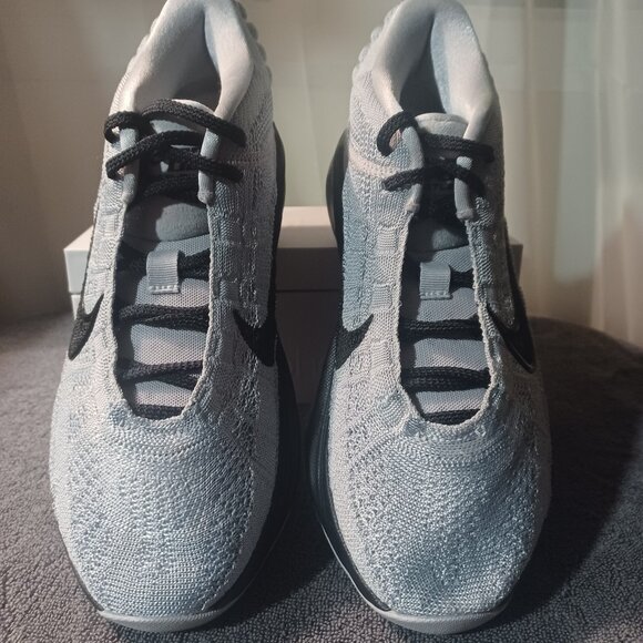 Brand New Nike Air Zoom GT Hustle 3TB Gray, And Black Men Size 8 (HM02Y8-001) - Picture 2 of 4